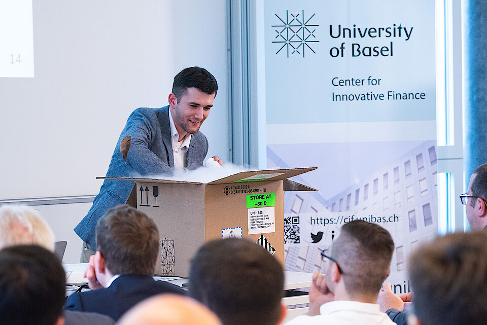 Presentation Roche with Smoky Box Blockchain Challenge 2022 University of Basel